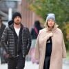 Exclusif - Aaron Paul (Breaking Bad) et sa femme Lauren Parsekian, enceinte, dans la rue à New York le 8 novembre 2017