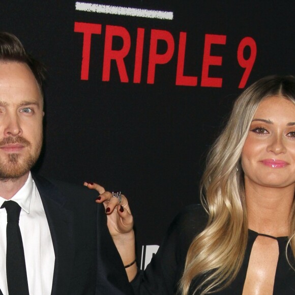 Aaron Paul et sa femme Lauren Parsekian à la première de «Triple 9» aux cinémas The Regal à Los Angeles, le 16 février 2016