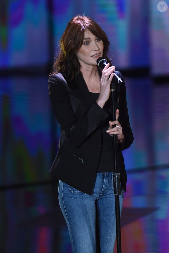 Carla Bruni-Sarkozy sur le plateau de l'émission "Che Tempo Che Fa" à Milan, le 3 février 2018
