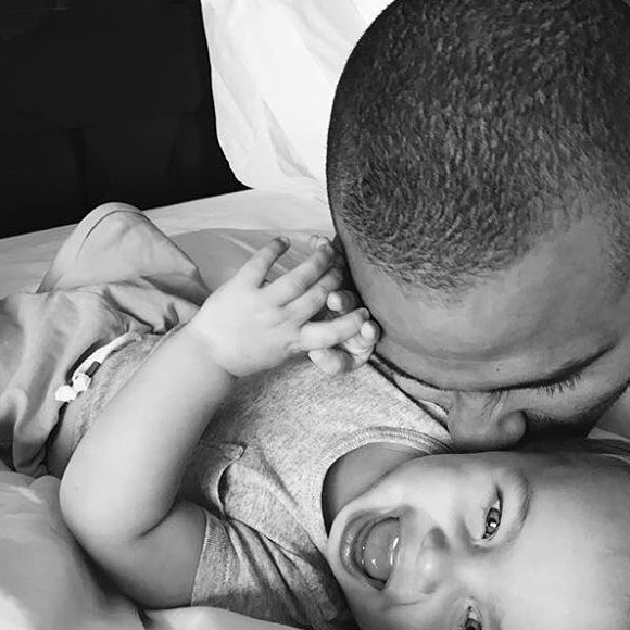 Tony Parker avec son fils Liam, photo Instagram pour son premier anniversaire le 29 juillet 2017.