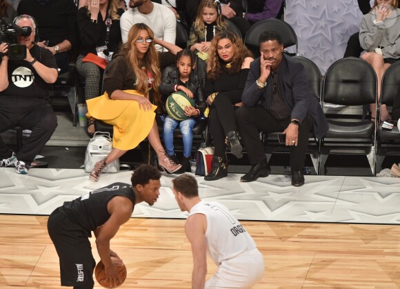 Beyoncé, Blue Ivy Carter, Tina et Richard Lawson assistent au NBA All-Star Game 2018 au Staples Center. Los Angeles, le 18 février 2018.