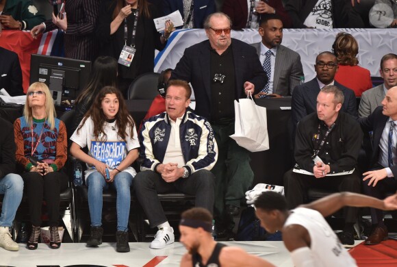 Salma (organisation After-School All-Stars), Arnold Schwarzenegger et Jack Nicholson assistent au NBA All-Star Game 2018 au Staples Center. Los Angeles, le 18 février 2018.