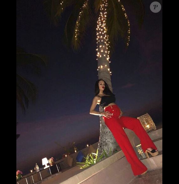 Manon Marsault dévoile son baby bump, Instagram, 2018