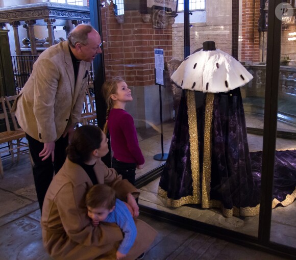 La princesse héritière Victoria de Suède a emmené le 22 février 2018 ses enfants la princesse Estelle et le prince Oscar découvrir à la cathédrale de Stockholm l'exposition Vivat Regina. © Cour royale de Suède
