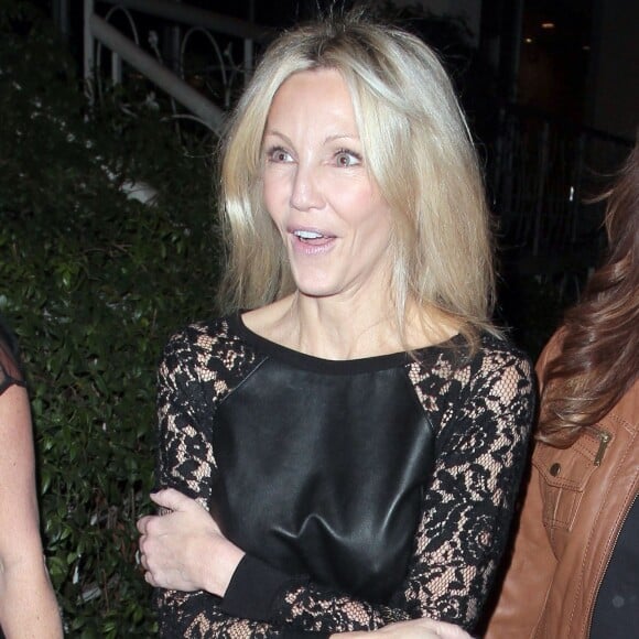 Heather Locklear, tres souriante, sort avec des amies a West Hollywood, le 22 novembre 2013.