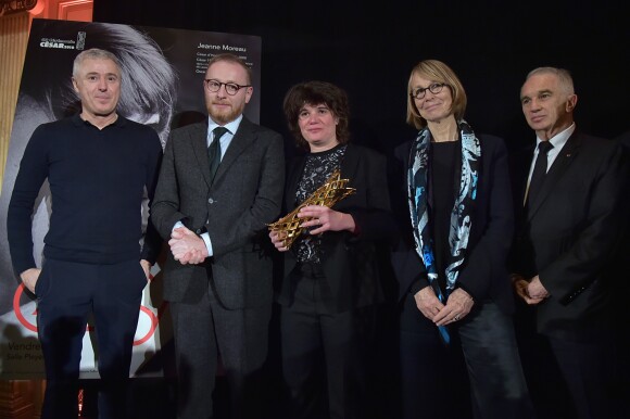 Robin Campillo (réalisateur), Hugues Charbonneau et Marie-Ange Luciani (producteurs du film "120 battements par minute") lauréats du Prix des Producteurs "Daniel Toscan du Plantier", Françoise Nyssen (la Ministre de la Culture), Alain Terzian - Dîner des producteurs et remise du prix "Daniel Toscan du Plantier" à l'hôtel George V à Paris, le 26 février 2018. © Gorassini Giancarlo/Bestimage