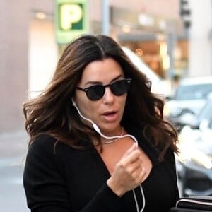 Eva Longoria (enceinte) à la sortie du magasin "Kyle by Kyle Richards" à Beverly Hills. Le 22 février 2018