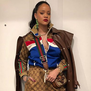 Rihanna, toute de Gucci vêtue. Février 2018.