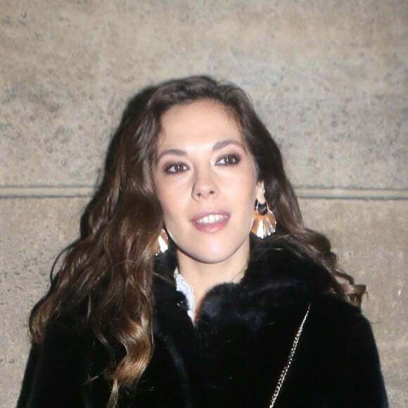 Alysson Paradis arrive au défilé "H&M Studio", collection prêt-à-porter printemps-été 2018 au Musée des arts décoratifs. Paris, le 28 février 2018.