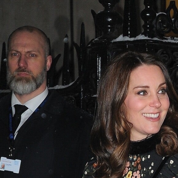 La duchesse Catherine de Cambridge, enceinte et vêtue d'une robe Orla Kiely, inaugurait le 28 février 2018 l'exposition "Géants de l'ère victorienne : la naissance de la photographie d'art", à la National Portrait Gallery, dont elle assume le patronage, à Londres. Elle en a signé l'avant-propos ainsi qu'un parcours d'oeuvres choisies par ses soins.