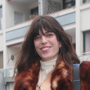 Lou Doillon arrive à la Maison de la Radio pour le défilé Chloé. Paris, le 1er mars 2018 © CVS-Veeren / Bestimage