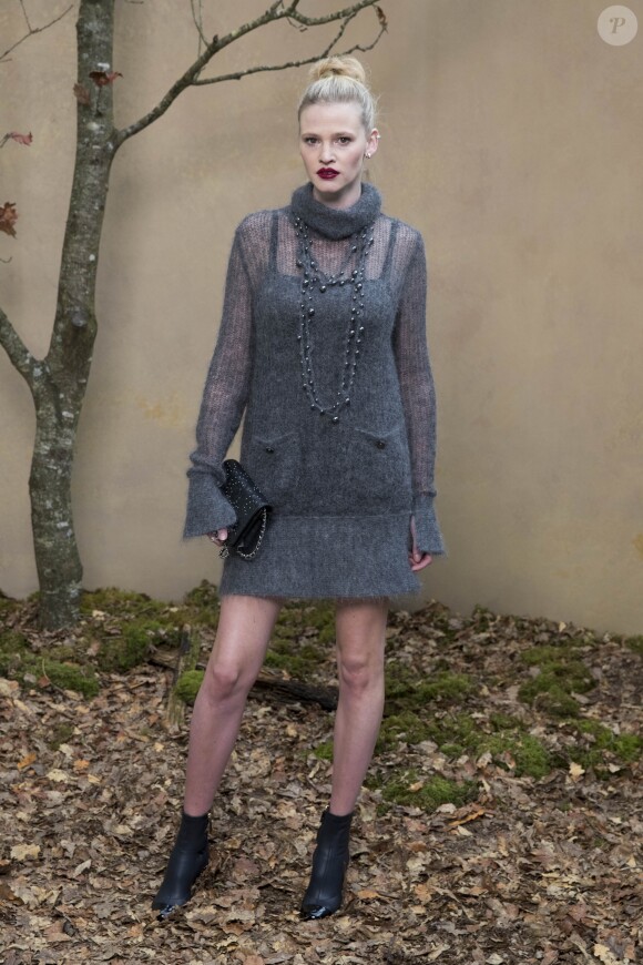 Lara Stone - Défilé de mode "Chanel", collection prêt-à-porter automne-hiver 2018/2019, au Grand Palais à Paris. Le 6 mars 2018 © Olivier Borde/Bestimage