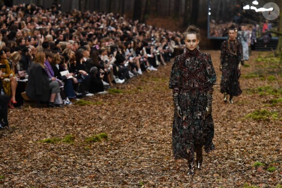 Défilé de mode "Chanel", collection prêt-à-porter automne-hiver 2018/2019, au Grand Palais à Paris. Le 6 mars 2018