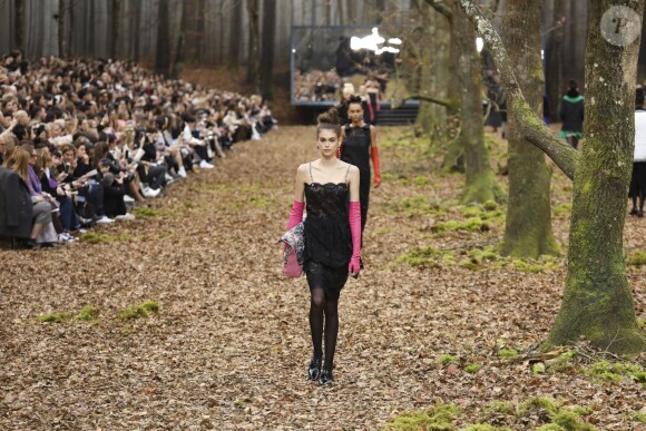 Kaia Gerber - Défilé de mode "Chanel", collection prêt-à-porter automne-hiver 2018/2019, au Grand Palais à Paris. Le 6 mars 2018