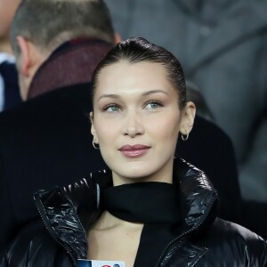 Bella Hadid - People lors du huitième de finale retour de Ligue des Champion, du Paris Saint-Germain contre le Real Madrid au Parc des Princes à Paris le 6 mars 2018. Le Real à remporté le match sur le score de 2 buts à 1. © Cyril Moreau/Bestimage