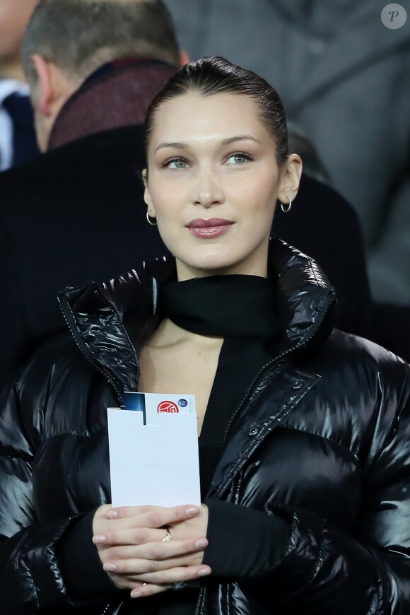 Bella Hadid - People lors du huitième de finale retour de Ligue des Champion, du Paris Saint-Germain contre le Real Madrid au Parc des Princes à Paris le 6 mars 2018. Le Real à remporté le match sur le score de 2 buts à 1. © Cyril Moreau/Bestimage