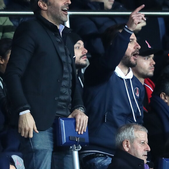 Kev Adams et son petit frère Dj Noyz (Noam Smadja), Ary Abittan, Michaël Youn - People lors du huitième de finale retour de Ligue des Champion, du Paris Saint-Germain contre le Real Madrid au Parc des Princes à Paris le 6 mars 2018. Le Real à remporté le match sur le score de 2 buts à 1. © Cyril Moreau/Bestimage