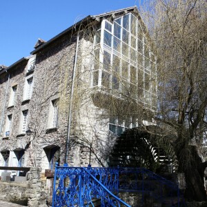 Rassemblement pour les 40 ans de la mort de Claude François à l'église de Dannemois et au cimetière puis visite du moulin ou il habitait le 11 mars 2018.