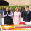 Le président Macron et sa femme Brigitte lors de la cérémonie d'hommage à Gandhi à Raj Ghat, New Delhi le 10 mars 2018.