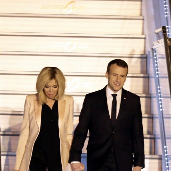 Le président Emmanuel Macron, La première dame Brigitte Macron lors de l'arrivée du couple présidentiel français à l'aéroport militaire de Delhi le 9 mars 2018. © Dominique Jacovides / Bestimage