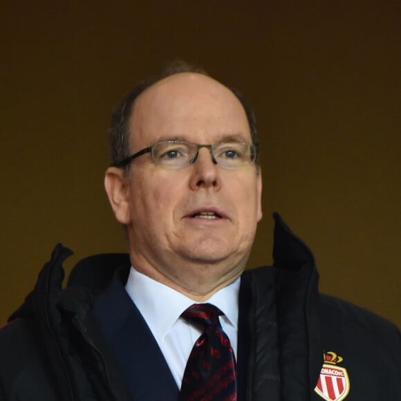 Le prince Albert II de Monaco durant la rencontre de football de Ligue 1 opposant Monaco à Lille au stade Louis II le 16 mars 2018. Le prince Albert II de Monaco qui célébrait ses 60 ans le 14 mars, a eu comme premier cadeau la victoire de son club et à la fin de la rencontre les joueurs lui ont offert un ballon et un maillot floqué du texte : Joyeux Anniversaire SAS. © Bruno Bebert/Bestimage