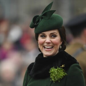 Le prince William, duc de Cambridge, colonel des Gardes irlandais et Catherine (Kate) Middleton, duchesse de Cambridge, enceinte, lors de la parade de la Saint Patrick à Houslow en présence du premier bataillon des gardes irlandais le 17 mars 2018. 