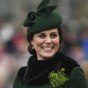 Le prince William, duc de Cambridge, colonel des Gardes irlandais et Catherine (Kate) Middleton, duchesse de Cambridge, enceinte, lors de la parade de la Saint Patrick à Houslow en présence du premier bataillon des gardes irlandais le 17 mars 2018. 