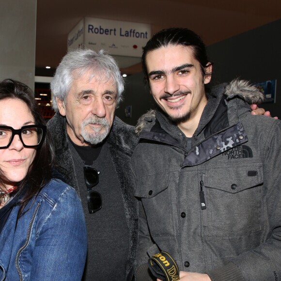 Daniel Angeli et ses enfants Charlotte Angeli et César lors du salon du livre de Paris le 17 Mars 2018 à la Porte de Versailles de Paris. © Denis Guignebourg/Bestimage