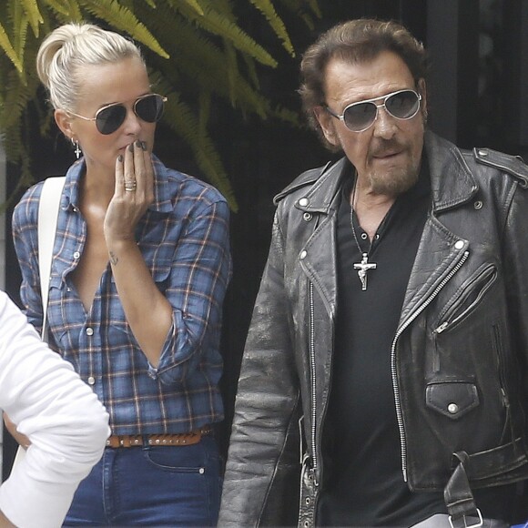 Exclusif - Johnny Hallyday et sa femme Laeticia Hallyday - Johnny Hallyday quitte sa propriété de Pacific Palissades le 12 septembre 2016.