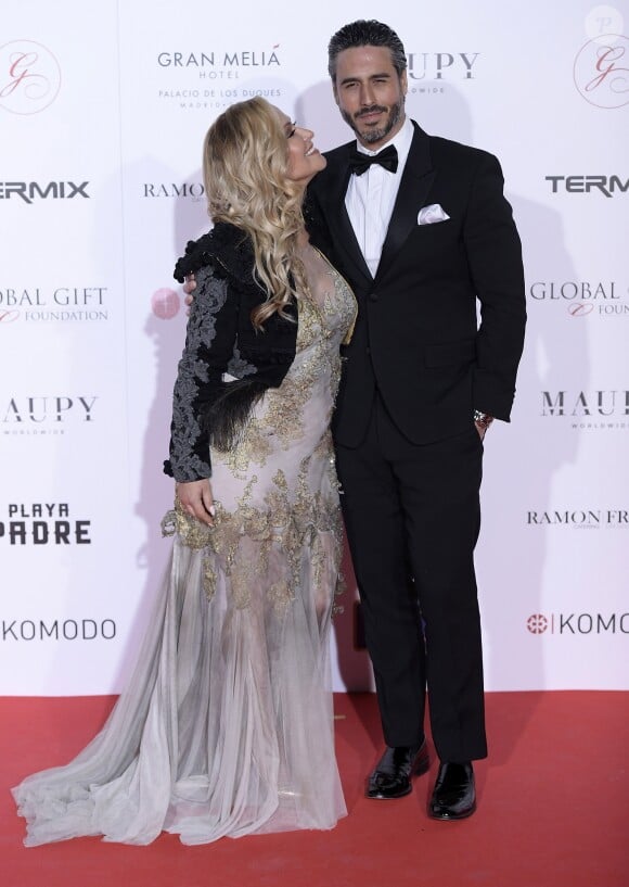 Anastacia et Raul Olivo assistent au Global Gift Gala Madrid au musée Thyssen à Madrid en Espagne, le 22 mars 2018.