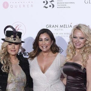 Anastacia, Maria Bravo et Pamela Anderson assistent au Global Gift Gala Madrid au musée Thyssen à Madrid en Espagne, le 22 mars 2018.