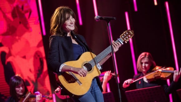 Carla Bruni, Pascal Obispo, Chimène Badi et les VIP mobilisés pour le Sidaction