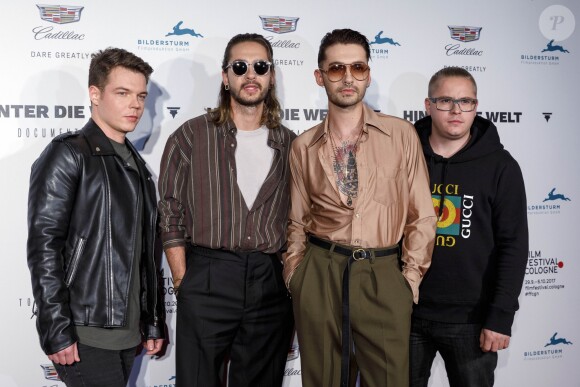 Georg Listing, Bill Kaulitz, Tom Kaulitz, Gustav Schäfer (Tokio Hotel) - Le groupe Tokio Hotel à la première du documentaire "Hinter Die Welt" à Cologne. Le 5 octobre 2017.