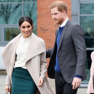 Le prince Harry et Meghan Markle visitent Catalyst Inc et rencontrent de jeunes entrepreneurs à Belfast le 23 mars 2018.