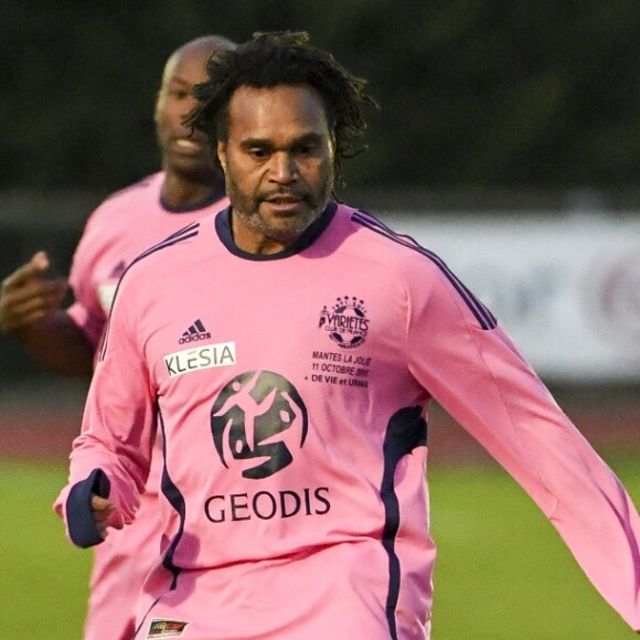 Exclusif - Christian Karembeu - Match de football caritatif organisé par le Variétés Club de France au profit de l'association "+ de Vie" présidée par Bernadette Chirac et de l'association "Urma" présidée par Laurent Blanc au stade Jean-Paul David à Mantes-la-Jolie le 11 octobre 2016. © Pierre Perusseau/Bestimage
