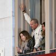 Antonio Banderas avec sa compagne Nicole Kimpel et sa fille Stella del Carmen Banderas - Antonio Banderas en famille au balcon de l'hôtel "Room Mate" lors de la semaine sainte à Malaga en Espagne le 26 mars 2018.
