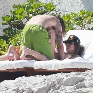 Semi-Exclusif - Heidi Klum et son nouveau compagnon Tom Kaulitz roucoulent sous le soleil de Cabo San Lucas au Mexique le 8 avril 2018