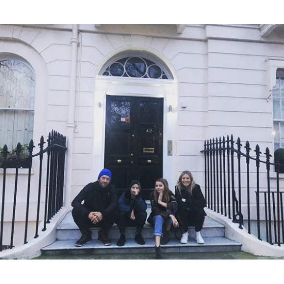 Gwyneth Paltrow, Chris Martin et leurs enfants Apple et Moses à Londres. Mars 2018.