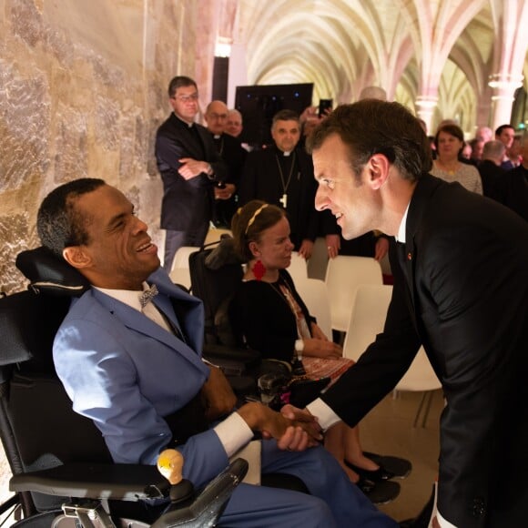 Le président de la République française Emmanuel Macron et sa femme la première dame Brigitte Macron (Trogneux) - Conférence des évêques de France (CEF) au collège des Bernardins à Paris, France, le 9 avril 2018. © Jacques Witt/Pool/Bestimage