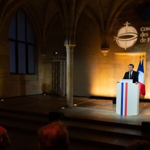 Le président de la République française Emmanuel Macron et sa femme la première dame Brigitte Macron (Trogneux) - Conférence des évêques de France (CEF) au collège des Bernardins à Paris, France, le 9 avril 2018. © Jacques Witt/Pool/Bestimage