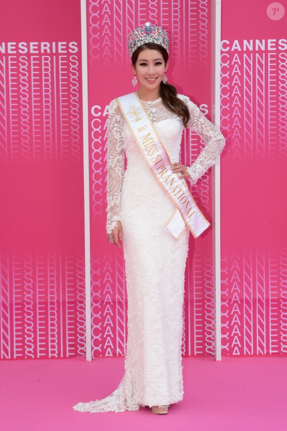 Jenny Kim (Miss Supranational 2017) durant le "Pink Carpet" des séries "Aqui En La Tierra" et "Cacciatore The Hunter" lors du festival CanneSéries à Cannes, le 9 avril 2018. © Rachid Bellak/Bestimage
