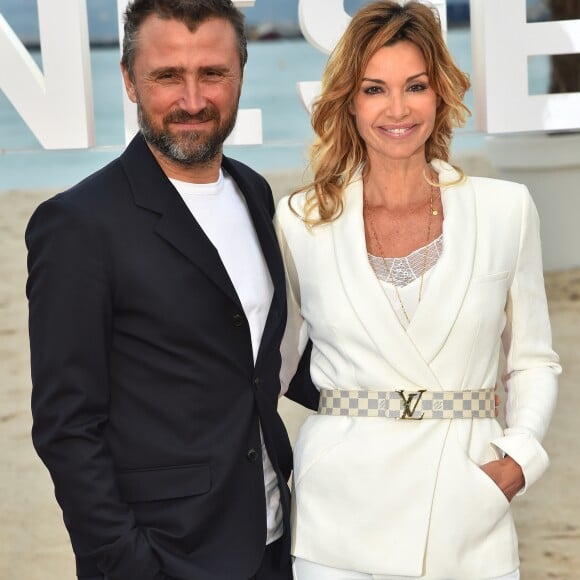 Alexandre Brasseur et Ingrid Chauvin durant un photocall pour la 1e édition du festival CanneSéries, à Cannes, sur la plage de l'hôtel Gray d'Albion, le 9 avril 2018 . © Bruno Bebert/Bestimage