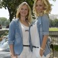 Natalia Sklenarikova (soeur d' Adriana) et Adriana Karembeu - 15 ème Rallye des Princesses à Paris - Journée des vérifications des voitures, Esplanade des Invalides. Paris, le 31 mai 2014