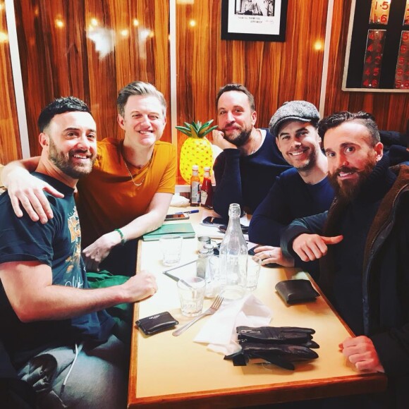 Tim Matley avec son groupe The Overtones le 19 mars 2018