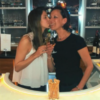 Iris Mittenaere à Dubaï : Son luxueux cadeau d'anniversaire pour sa maman...