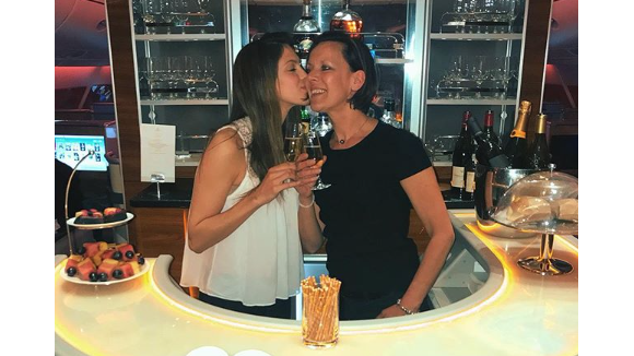 Iris Mittenaere à Dubaï : Son luxueux cadeau d'anniversaire pour sa maman...