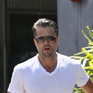 Exclusif - David Charvet, séparé depuis janvier de Brooke Burke, quitte le café Habana à Malibu le 13 avril 2018.