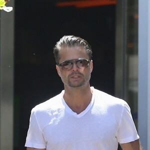 Exclusif - David Charvet, séparé depuis janvier de Brooke Burke, quitte le café Habana à Malibu le 13 avril 2018.