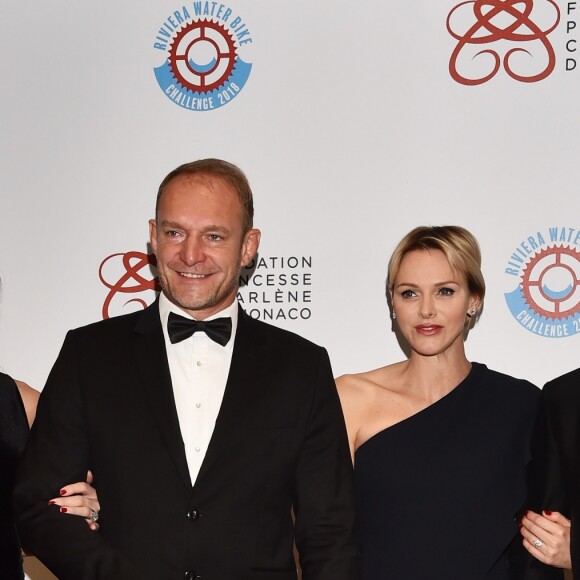 François Pienaar et sa femme Nerine, la princesse Charlene de Monaco et Gareth Wittstock, son frère lors du gala de la 2ème édition du "Riviera water bike challenge" au yacht club de Monaco le 14 avril 2018. © Bruno Bebert / Bestimage