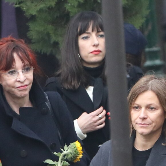 Nicole Courtois-Higelin (mère de Arthur H.) lors des obsèques de Jacques Higelin au cimetière du Père Lachaise à Paris le 12 avril 2018.